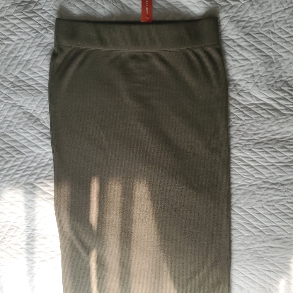 🆕️NWT Army Green Midi Skirt